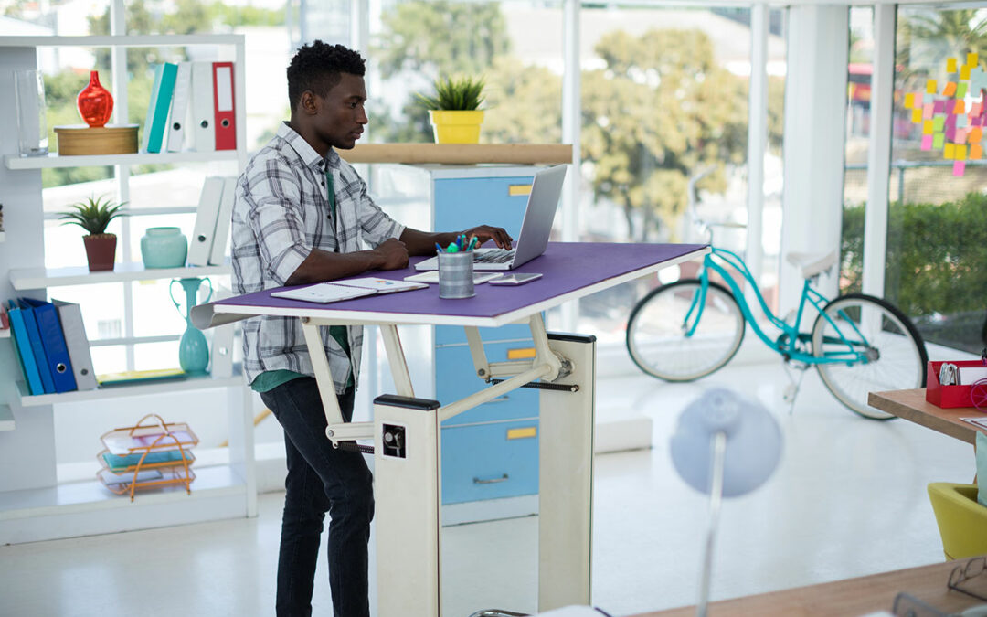 Travailler debout… Pour ne plus être un « cul de plomb »