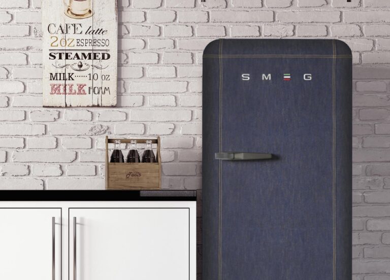 frigo en jean de la marque Smeg